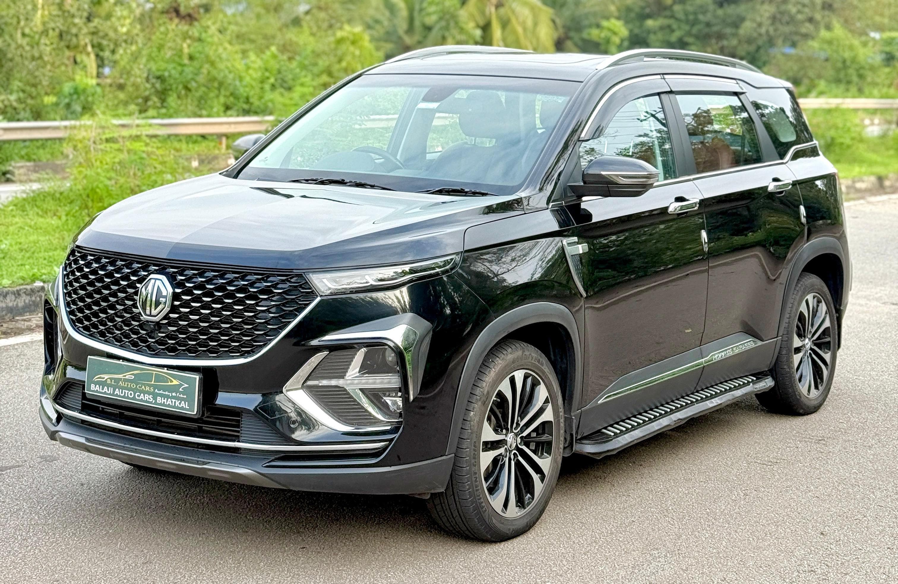 MG HECTOR PLUS
